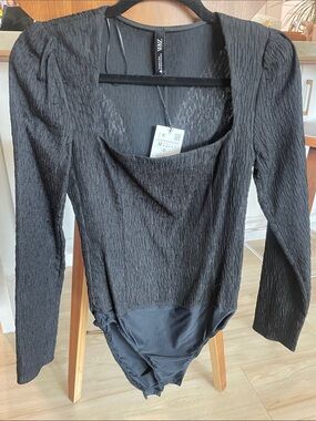 ZARA Black Textured Long-Sleeve Square Neck Bodysuit